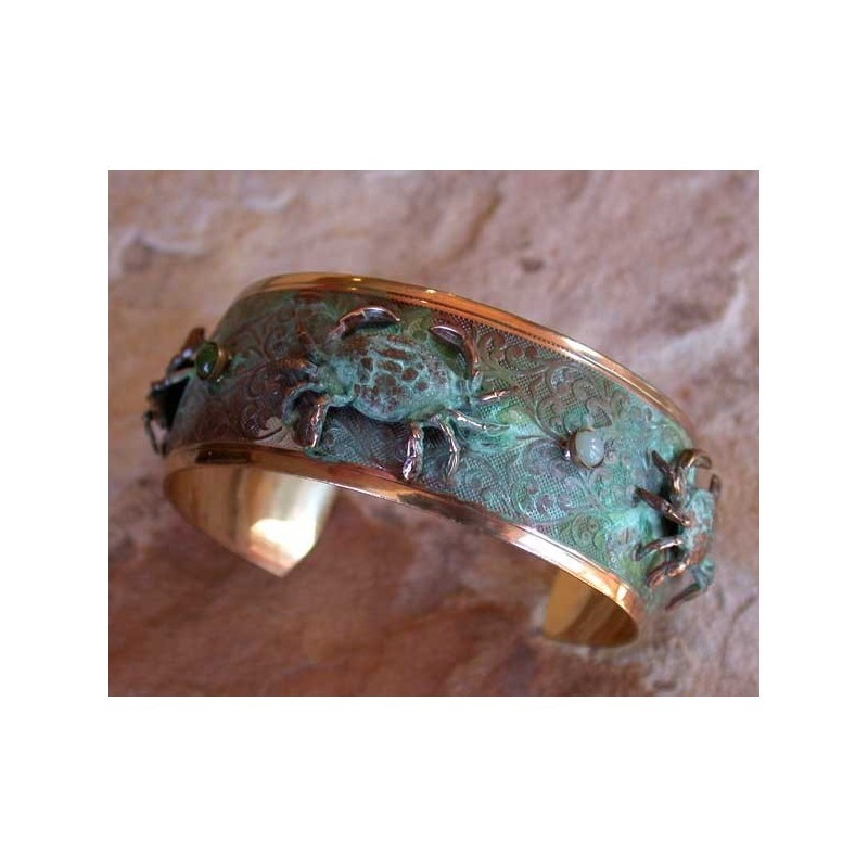 CP97bc Verdigris Patina Sculptural Crabs Cuff - Amazonite, Jade