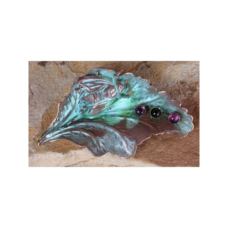 LP7473p  Verdigris Patina Brass Bumblebee on Tropical Leaf Pin - Amethyst and Onyx