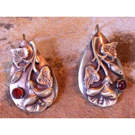 NB128e - Carnelian, Museum Latch