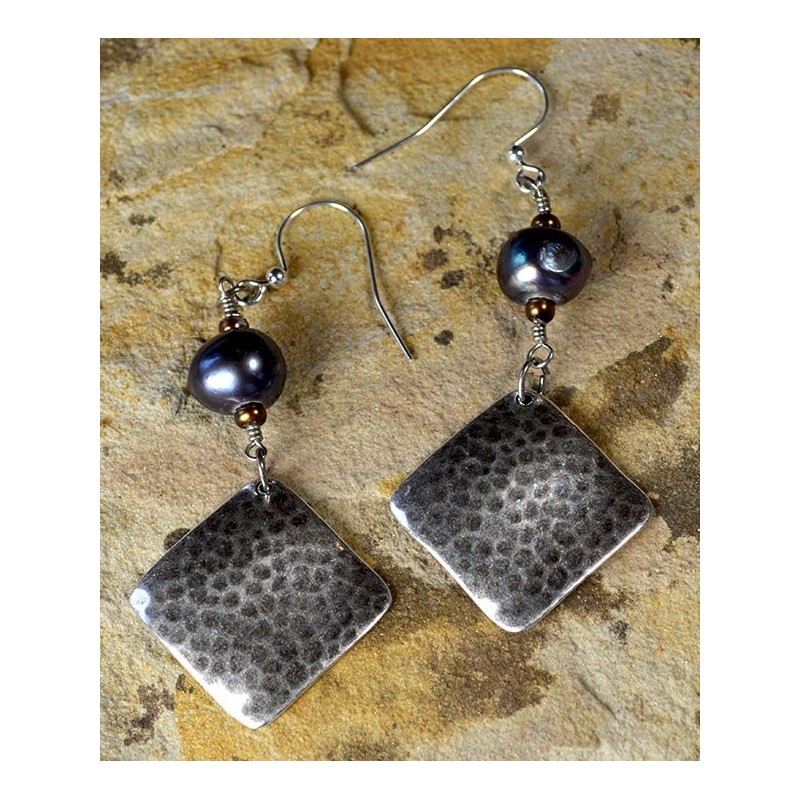 YCMS40e - Black Pearls