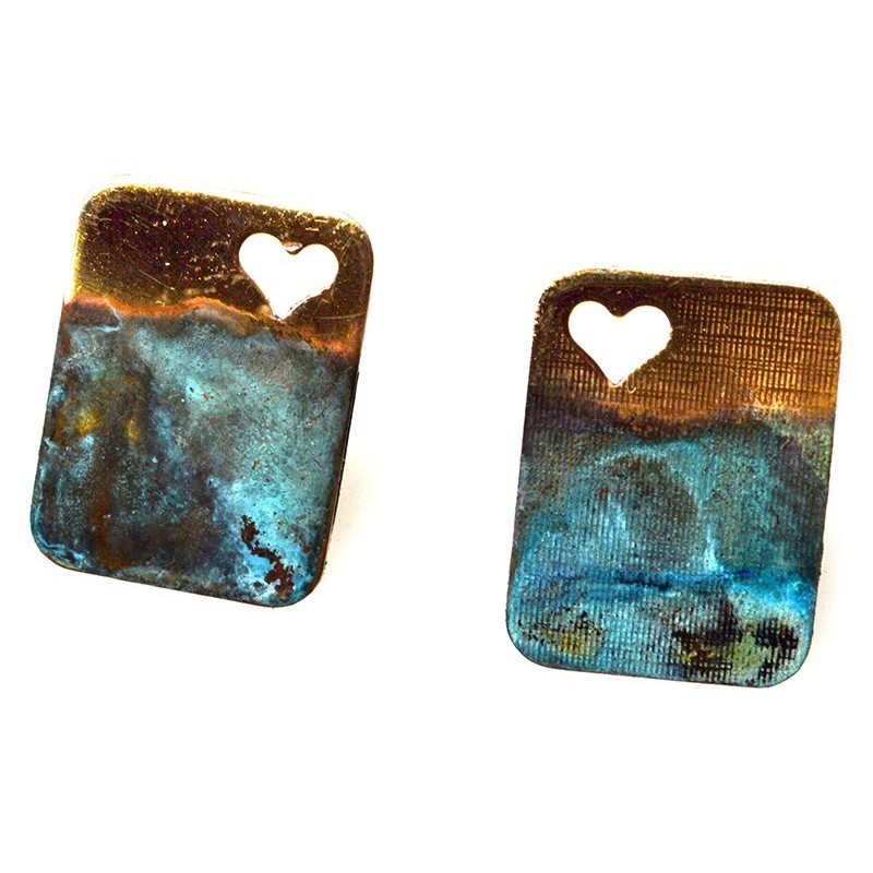 HTP70e Rectangle Heart Earrings