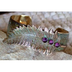 NO8412bc Olive Patina Brass Fern Leaf Cuff - Amethyst 
