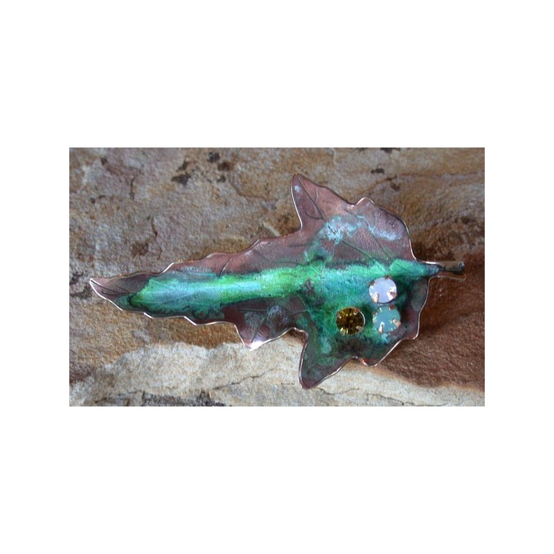 LP409p Verdigris Patina Brass Oak Leaf Pin - Swarovski Crystals